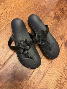 Tory Burch Miller Cloud Women's Black Leather Sandals 9 Good used condition